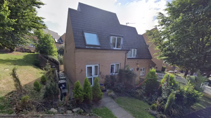 How to find free activities for older people in Leeds