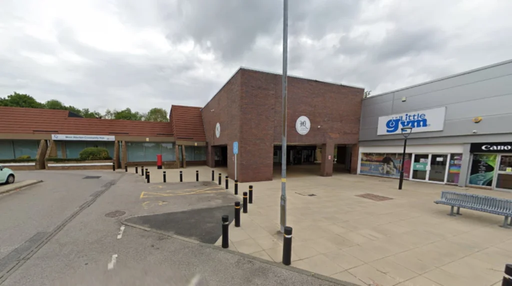 What are structured baby‑development classes