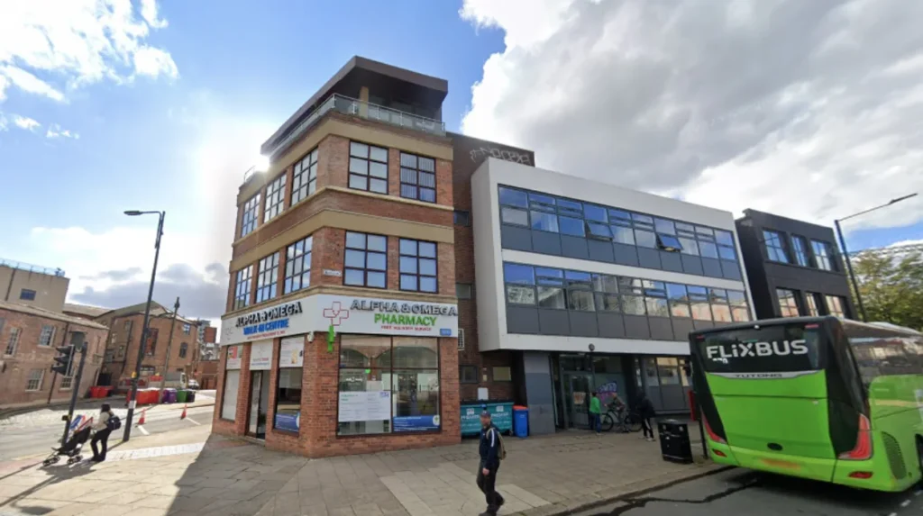 Who provides free drug or alcohol support in Leeds