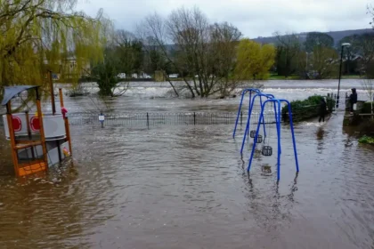 How to report flooding concerns near the Otley riverside
