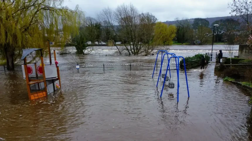 How to report flooding concerns near the Otley riverside