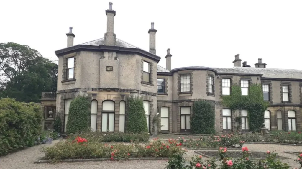 What major attractions are located immediately around Garforth?