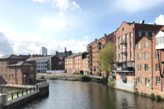 Woman Rescued From River Aire Near Crown Point, Leeds 2026