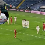 Daniel Farke Addresses Rejected Leeds Bid for Chelsea's Mykhailo Mudryk Leeds 2026