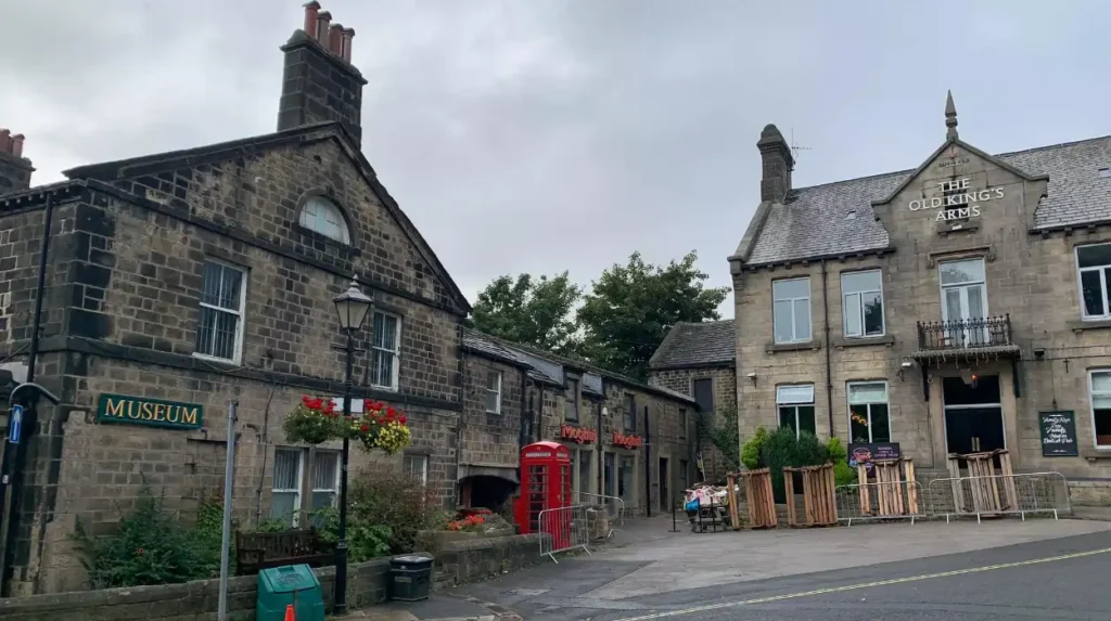 How has Horsforths history influenced its independent shopping culture