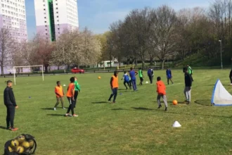 How to find free sports clubs for teenagers in Rothwell