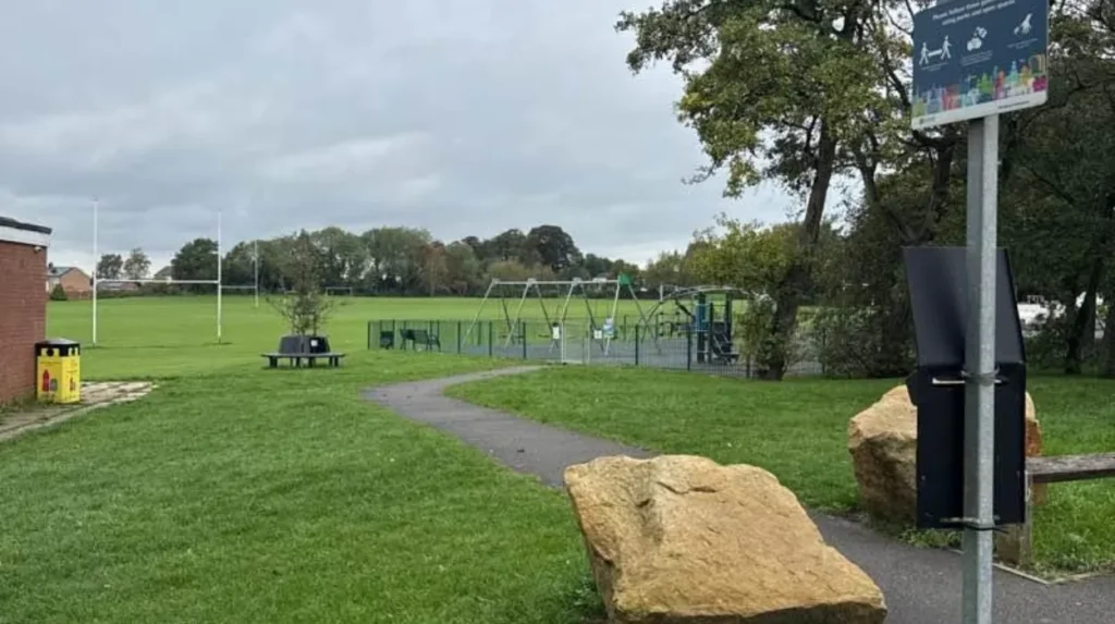 Is Glebelands Recreation Ground suitable for families and groups