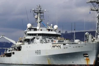Royal Navy Steps Up Monitoring of Russian Warships in UK Waters 2026
