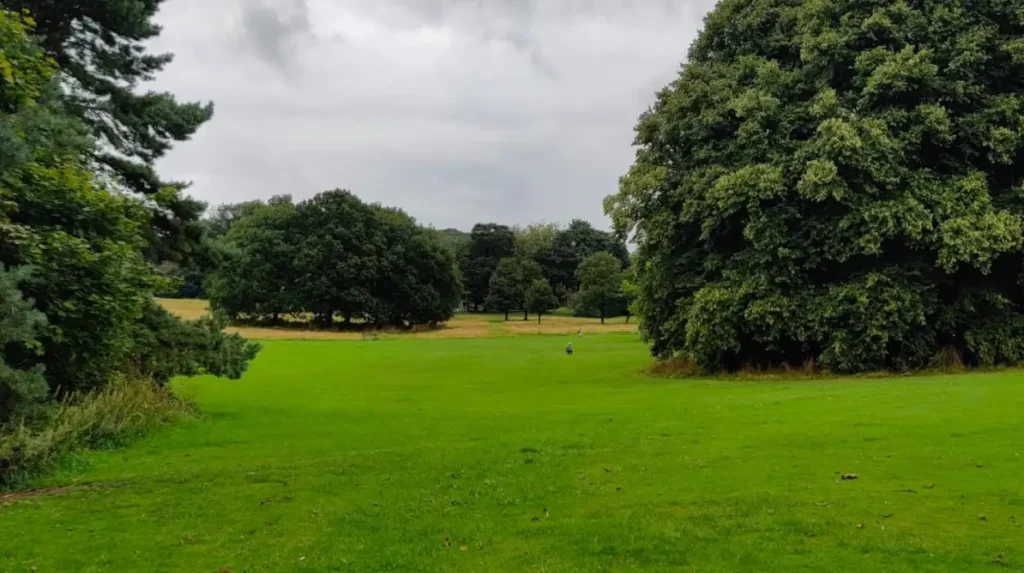 What free places can visitors explore in Horsforth