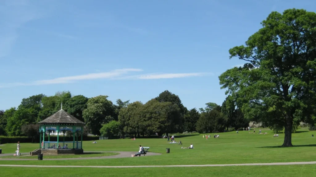 What makes Horsforth worth visiting for a short stay