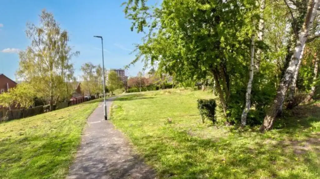 Which nature reserves and outdoor parks are accessible from Garforth