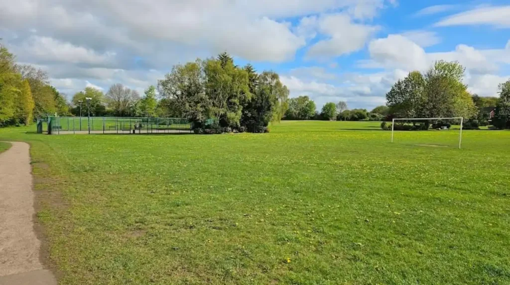 Which outdoor activities and community events take place in Garforth