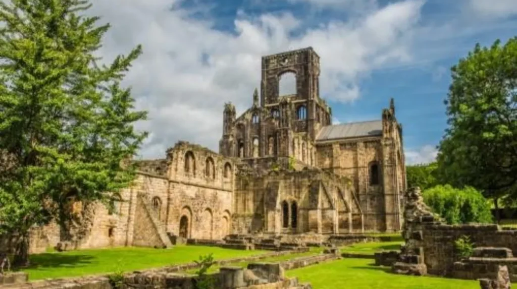 Why is Horsforth suitable for a relaxing weekend break 1