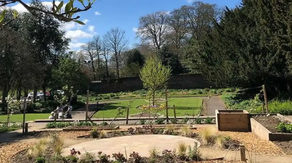 Is Horsforth Hall Park a good place for a quiet conversation
