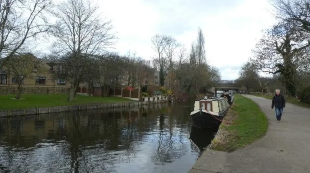 Is the Leeds and Liverpool Canal suitable for a relaxed walk