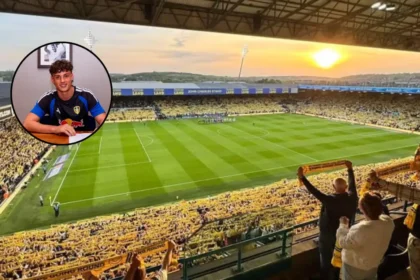 Leeds United Hand Louie Philpott First Professional Contract 
