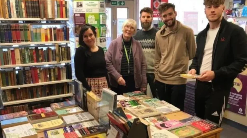 What bookshops and reading places can you visit in Headingley