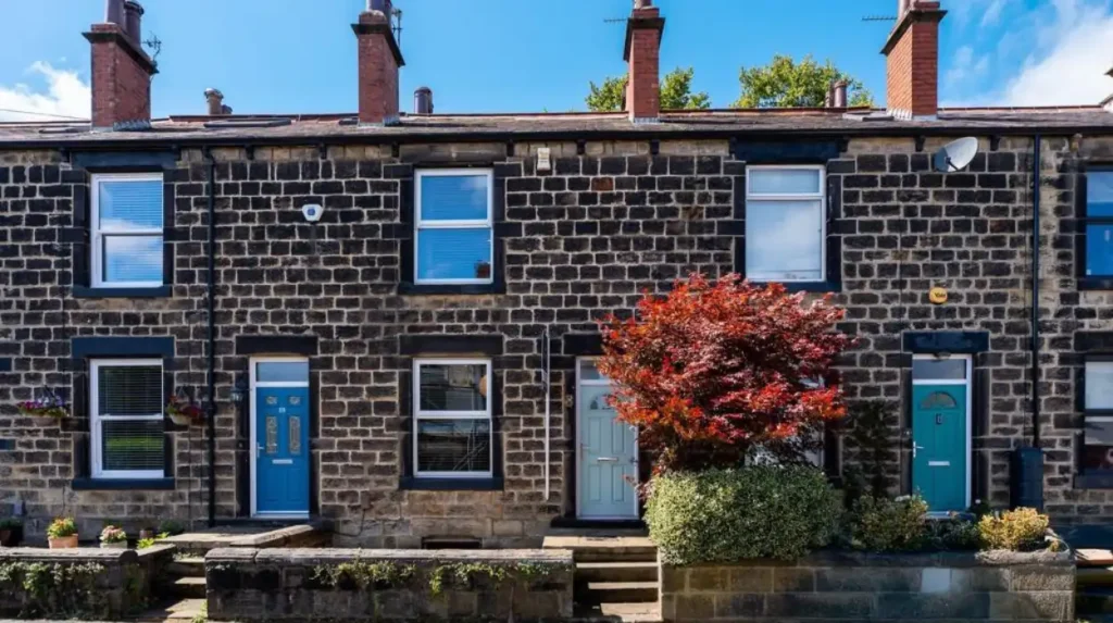 What makes Horsforth suitable for exploring at your own pace