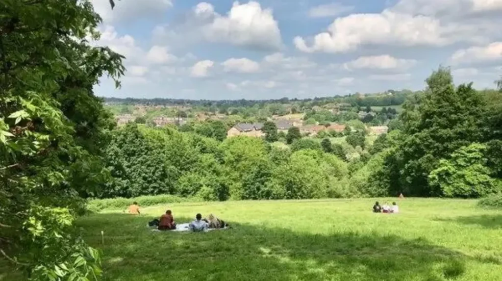 Where can visitors find quieter green space around Horsforth