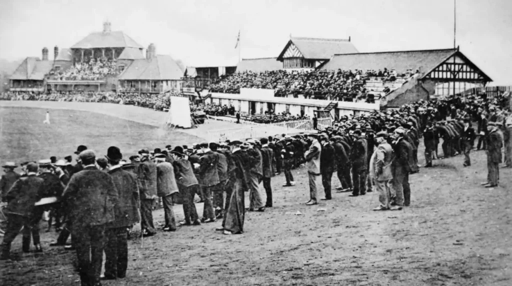 Why is Headingley important to cricket heritage in Leeds