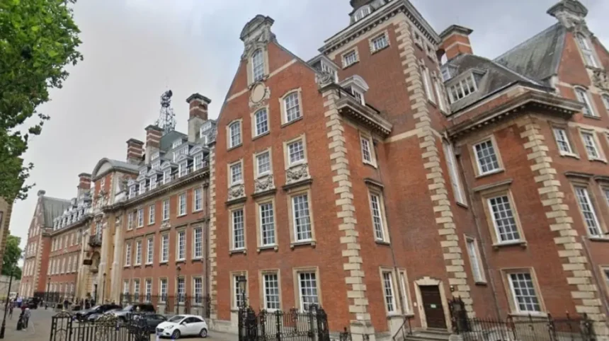 EE Seeks 5G Equipment Approval for Historic Hotel Roof in Leeds 2026