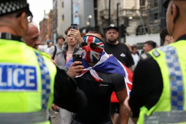 Five Men Arrested After Police Officer Injured in Leeds 2026