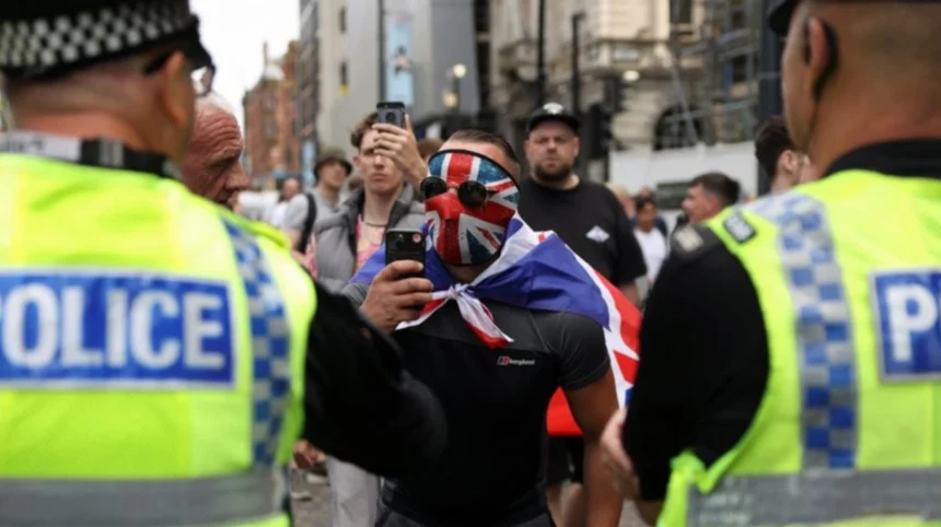 Five Men Arrested After Police Officer Injured in Leeds 2026