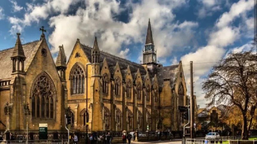 Headingley Bus Routes to Leeds Universities and City Centre