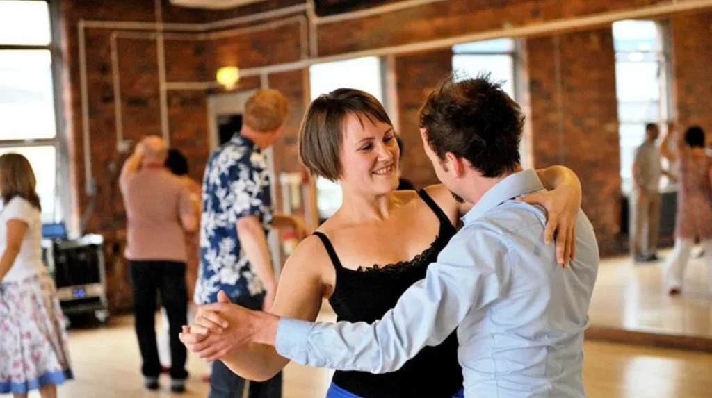 How Can Adults Choose the Right Beginner Dance Class in Headingley
