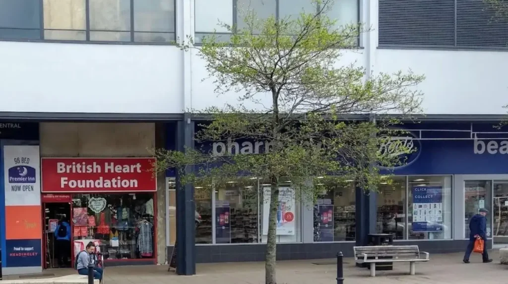 What are the best places to shop for affordable furniture and homeware in Headingley