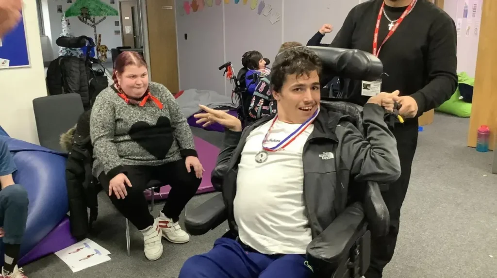 What disability support and independent living resources are available in Headingley