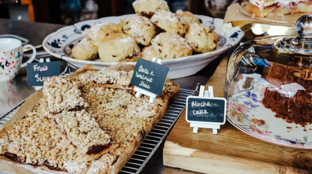 What makes Headingley a good place for independent bakeries and freshly baked treats