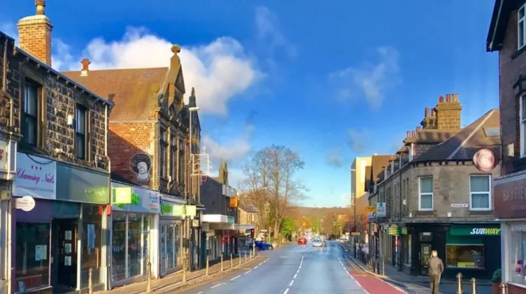 What services are available at Headingley Pharmacy Plus Health