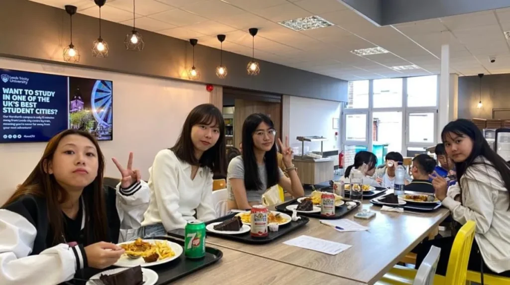 Where can students find the cheapest meals on Headingley campuses
