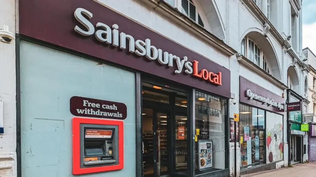 Where can you find cash machines in Headingley