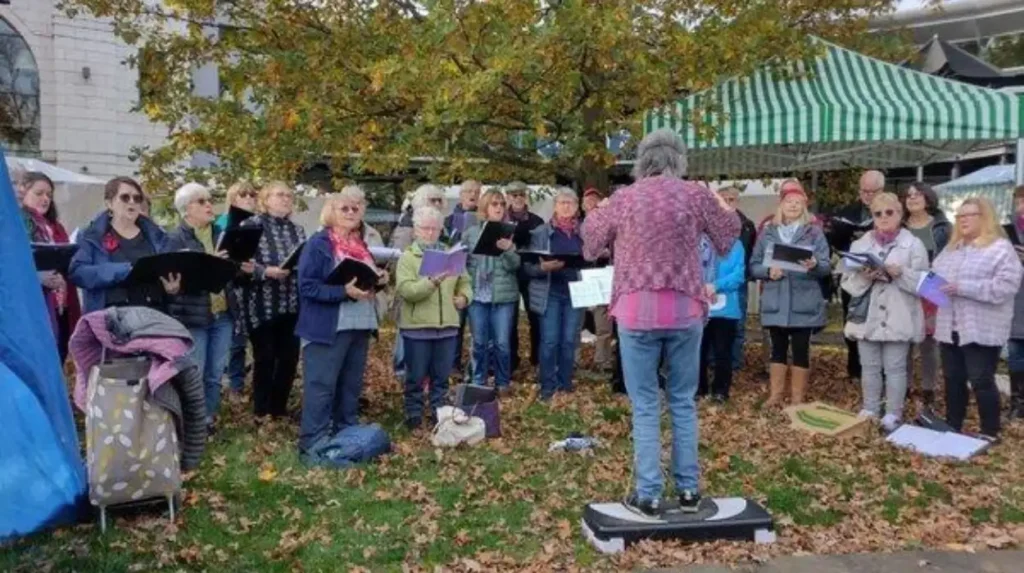 Which organisations help older residents in Headingley