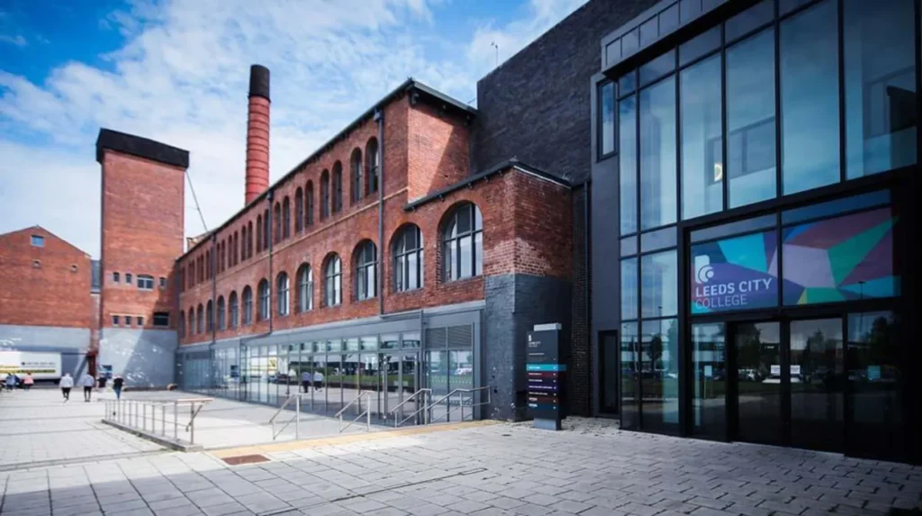 Which sectors offer apprenticeship opportunities near Headingley